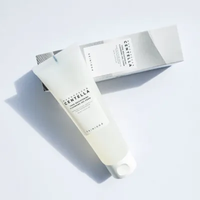 [SKIN1004] Madagascar Centella Tone Brightening Cleansing Gel Foam — view 3