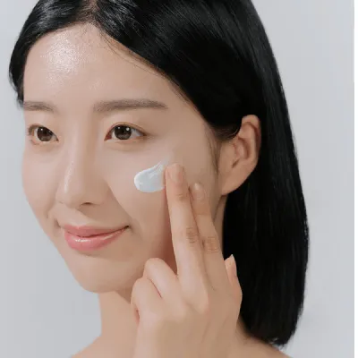 [SKIN1004] Madagascar Centella Hyalu-Cica Water-Fit Sun Serum SPF50+ PA++++ (15ml) — view 3